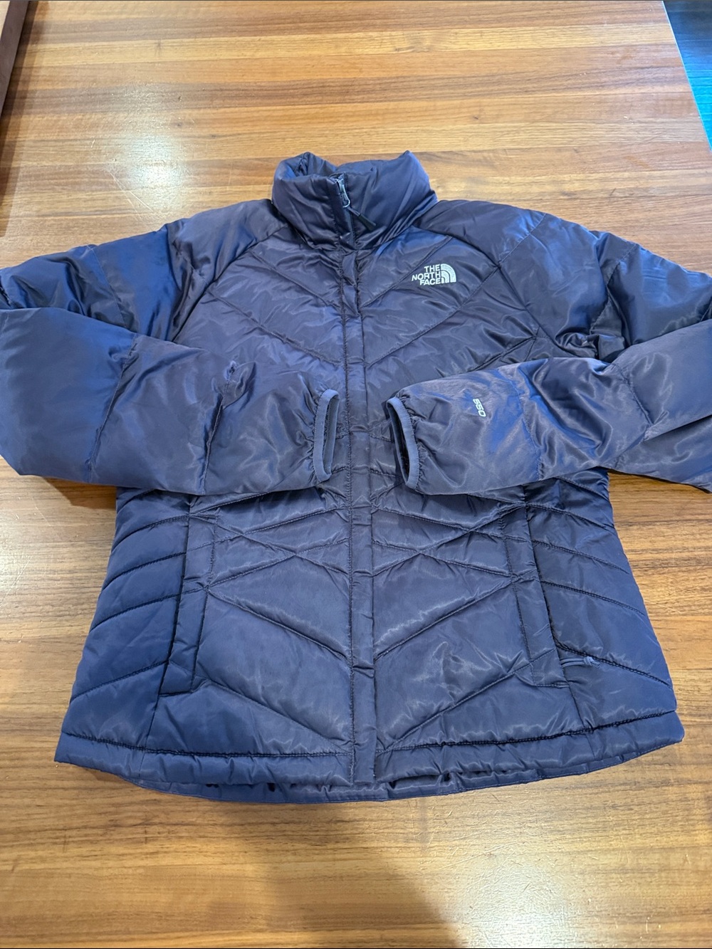 Women's North Face 550 Puffer Jacket Size M dark shiny purple